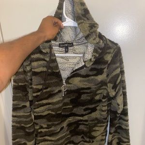 Medium Green pullover with hoodie